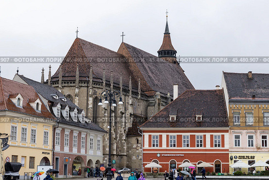 Румыния. Брашов. Черная церковь (церковь Святой Марии). Romania. Brashov. The Black Church (St. Mary's Church). Стоковое фото, фотограф Алексей Смышляев / Фотобанк Лори