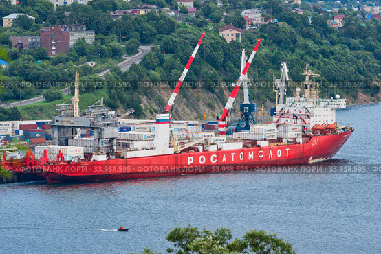 Russian cargo container ship nuclear-powered icebreaker Sevmorput Corporation FSUE Atomflot or Rosatomflot. Container terminal commercial seaport. Pacific Ocean (2019 год). Редакционное фото, фотограф А. А. Пирагис / Фотобанк Лори