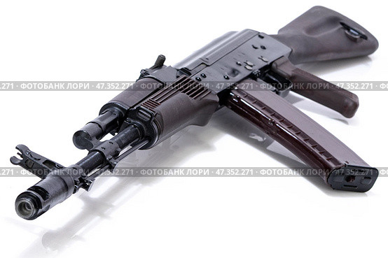 Russian Kalashnikov assault rifle AK-74 (2024 год). Редакционное фото, фотограф Дарджания Зураб / Фотобанк Лори
