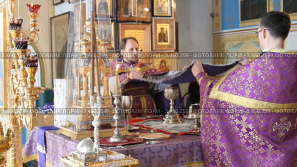 Русская православная церковь.  Литургия архиерейским чином. (2012 год). Редакционное видео, видеограф Mikhail Erguine / Фотобанк Лори