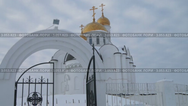Русская православная церковь. Вознесенский храм, Уфа, Чесноковка. Зима, Рождество (2011 год). Стоковое видео, видеограф Mikhail Erguine / Фотобанк Лори