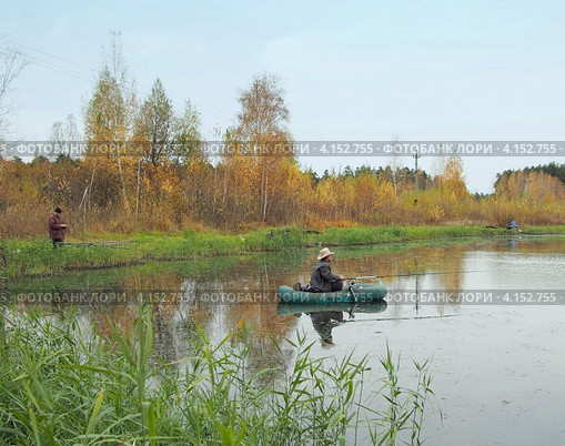 Рыбаки на осенней рыбалке (2012 год). Редакционное фото, фотограф Анна Мишина / Фотобанк Лори
