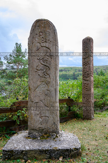 Sacred Deer Stones of Central Asia created in 1500-1000 B.C. by nomads of Baikal region, Mongolia, Tuva Altai, Kazakhstan and Ciscaucasia (2022 год). Стоковое фото, фотограф Сергей Фролов / Фотобанк Лори