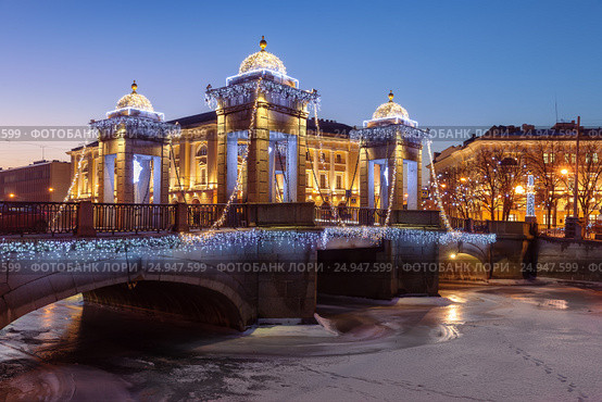 Saint Petersburg Lomonosov Bridge wiht Christmas illumination, Russia (2017 год). Стоковое фото, фотограф Anna P. / Фотобанк Лори