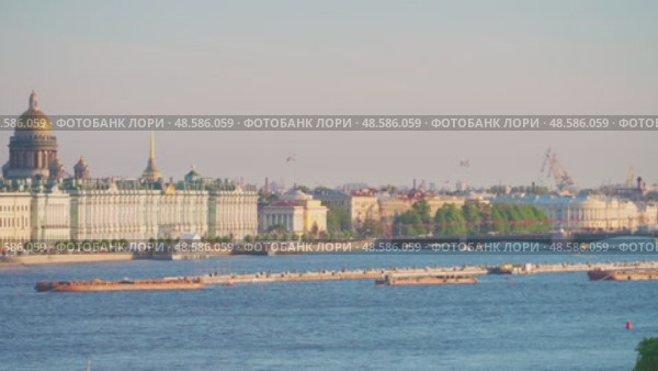 Saint-Petersburg, Russia - Jun 25 2023, 4k, aerial view, evening view of the Hermitage, Palace Embankment and St. Isaac's Cathedral, Neva river, Saint-Petersburg, Russia. Стоковое видео, видеограф Сергей Богомяко / Фотобанк Лори