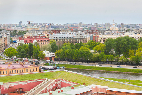 SAINT PETERSBURG, RUSSIA - MAY 27, 2021: The city center on the Petrograd side from a high point. Редакционное фото, фотограф Наталия Кирсанова / Фотобанк Лори