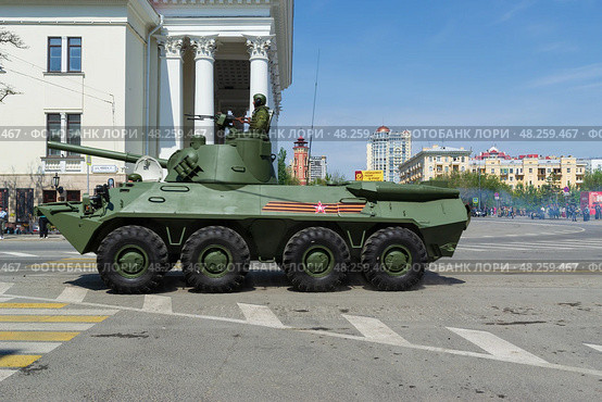 Самоходное артиллерийское орудие Нона - СВК калибром 120мм на колёсном шасси 8х8.  Волгоград, улица Мира, Россия. Редакционное фото, фотограф Андрей Цыганков / Фотобанк Лори