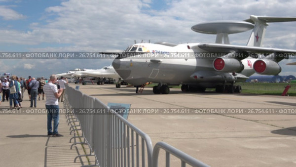 Самолет ДРЛОиУ А-50 (на базе Ил-76МД) на авиашоу МАКС-2017. Редакционное видео, видеограф Виктор Карасев / Фотобанк Лори