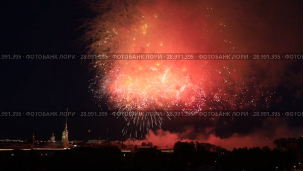 Санкт-Петербург 2018. День ВМФ. Праздничный салют. Стоковое видео, видеограф Литвяк Игорь / Фотобанк Лори