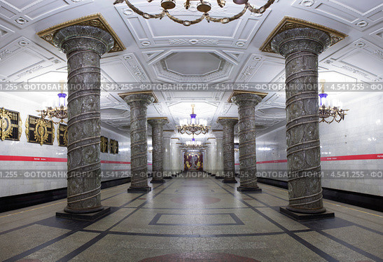 Санкт-Петербург. Метрополитен. Вестибюль станции "Автово" (2013 год). Редакционное фото, фотограф Литвяк Игорь / Фотобанк Лори