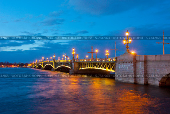 Санкт-Петербург. Троицкий мост (2013 год). Редакционное фото, фотограф Литвяк Игорь / Фотобанк Лори
