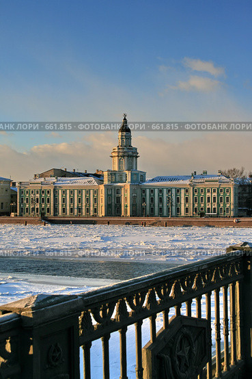 Санкт-Петербург. Вид на Кунсткамеру с Дворцового моста (2009 год). Редакционное фото, фотограф Александр Секретарев / Фотобанк Лори