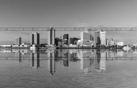 scenic view to New Orleans skyline in morning light from river M. Стоковое фото, фотограф Joerg Hackemann / PantherMedia / Фотобанк Лори