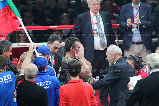 Счастливый Григорий Дрозд стал чемпионом мира по версии WBC (2014 год). Редакционное фото, фотограф Дмитрий Неумоин / Фотобанк Лори