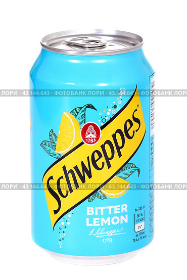 Schweppes Bitter Lemon (2024 год). Редакционное фото, фотограф Art Konovalov / Фотобанк Лори