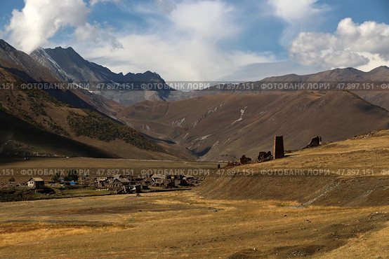 Селение Кетриси в Грузии. Верховья реки Терек (2023 год). Стоковое фото, фотограф Павел Степанов / Фотобанк Лори