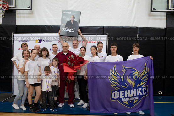 Сергей Михайлович Бубновский с командой  "Феникс"из Балашихи. Редакционное фото, фотограф Дмитрий Неумоин / Фотобанк Лори