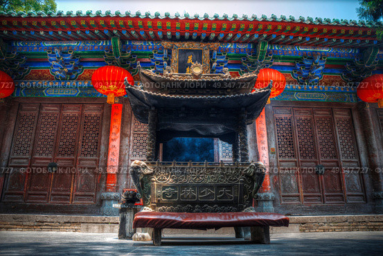 Shaolin is a Buddhist monastery in central China. Located on the mountain. Shaolin is a Buddhist monastery. Стоковое фото, агентство Ingram Publishing / Фотобанк Лори