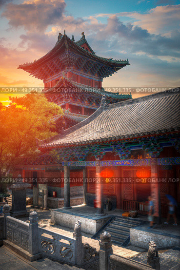 Shaolin is a Buddhist monastery in central China. Located on Songshan Mountain. Shaolin is a Buddhist monastery in central China. Стоковое фото, агентство Ingram Publishing / Фотобанк Лори
