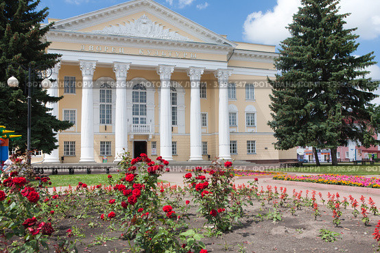 Шебекино. Дворец Культуры (2012 год). Стоковое фото, фотограф Галина Лукьяненко / Фотобанк Лори