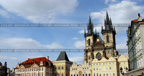 Символ Праги - Тынский Собор на Староместской площади (2008 год). Стоковое фото, фотограф Светлана Кудрина / Фотобанк Лори