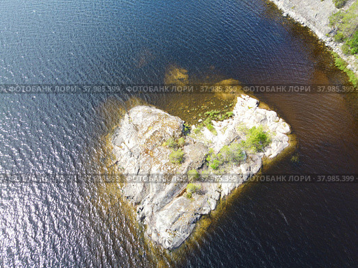 Скала напоминающая по форме сердце, Карелия. Стоковое фото, фотограф Татьяна Саванькова / Фотобанк Лори