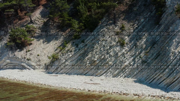 Скалистое побережье Чёрного моря. Вид с воздуха. The rocky coast of the Black Sea. Aerial view. Стоковое видео, видеограф Евгений Романов / Фотобанк Лори