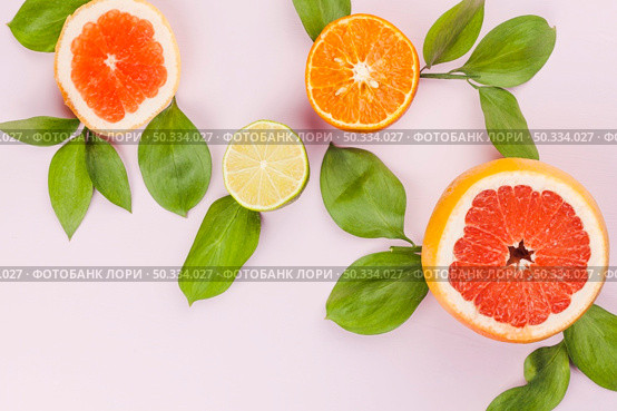 slices fresh exotic fruits green foliage. Стоковое фото, агентство Ingram Publishing / Фотобанк Лори
