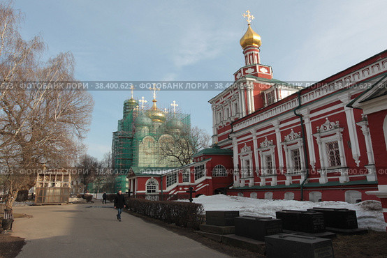 Смоленский собор на реставрации в Новодевичьем монастыре (2018 год). Редакционное фото, фотограф Дмитрий Неумоин / Фотобанк Лори