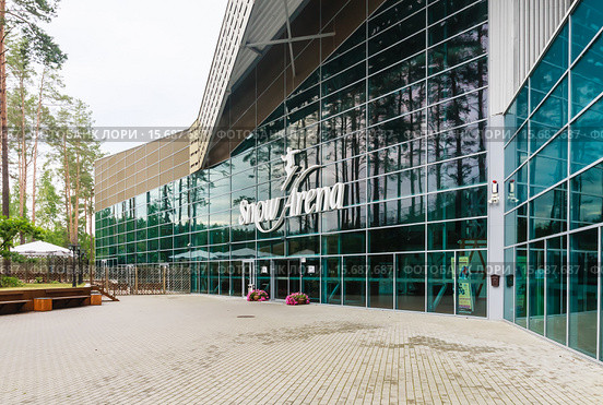 Snow Arena - крытый горнолыжный склон, Друскининкай. Литва (2015 год). Редакционное фото, фотограф Николай Коржов / Фотобанк Лори