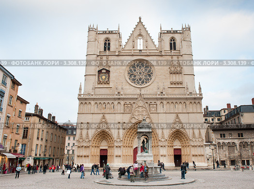 Собор Святого Иоанна Крестителя (Cathedral of St John the Baptist). Лион. Франция. Редакционное фото, фотограф E. O. / Фотобанк Лори