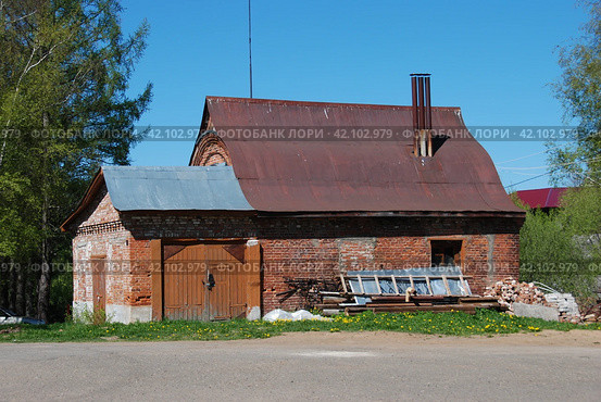 Соборный свечной склад (построен в начале XX-века, русская архитектура). Город Мышкин. Ярославская область (2010 год). Стоковое фото, фотограф lana1501 / Фотобанк Лори