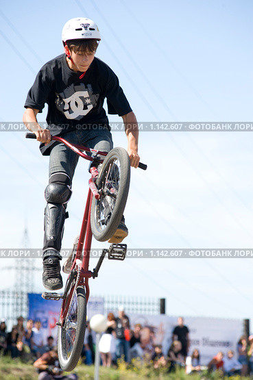 Соревнования по Bmx (2009 год). Редакционное фото, фотограф Александр Подшивалов / Фотобанк Лори