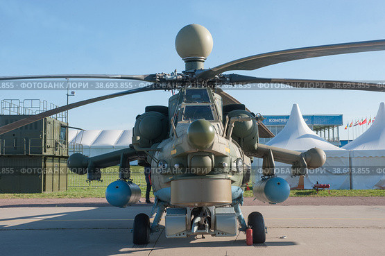 Советский и российский учебно-боевой военный вертолет Миль Ми-28УБ «Ночной охотник» Havoc-B с номером RF-13659 на Международном авиасалоне МАКС-2019, Жуковский, Россия, вид спереди. Редакционное фото, фотограф Малышев Андрей / Фотобанк Лори