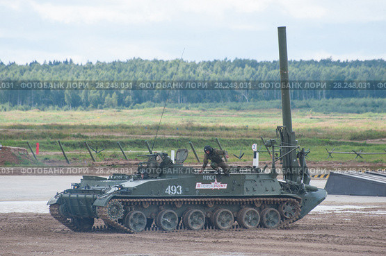 Советский самоходный  240-мм миномёт 2С4 Тюльпан (объект 240) готов к стрельбе на Международном военно-техническом форуме "Армия-2017". Московская область, полигон "Алабино" Редакционное фото, фотограф Малышев Андрей / Фотобанк Лори