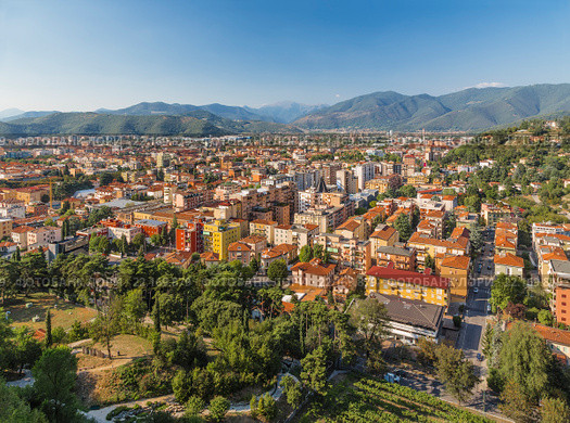 Современные кварталы города Брешиа. Италия (2015 год). Стоковое фото, фотограф Андрей Андронов / Фотобанк Лори