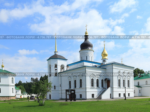Спасо-Елеазаровский женский монастырь. Собор Трех Святителей. Стоковое фото, фотограф EgleKa / Фотобанк Лори