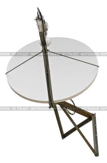 Спутниковая параболическая телевизионная антенна с усилителем сигнала. Satellite dish antenna isolated on white background. Стоковое фото, фотограф Татьяна Д / Фотобанк Лори