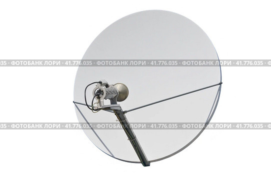 Спутниковая параболическая телевизионная антенна с усилителем сигнала. Satellite dish antenna isolated on white background. Стоковое фото, фотограф Татьяна Д / Фотобанк Лори
