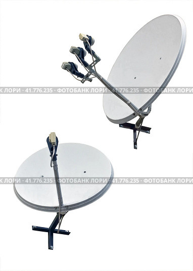 Спутниковая параболическая телевизионная антенна с усилителем сигнала. Satellite dish antenna isolated on white background. Стоковое фото, фотограф Татьяна Д / Фотобанк Лори
