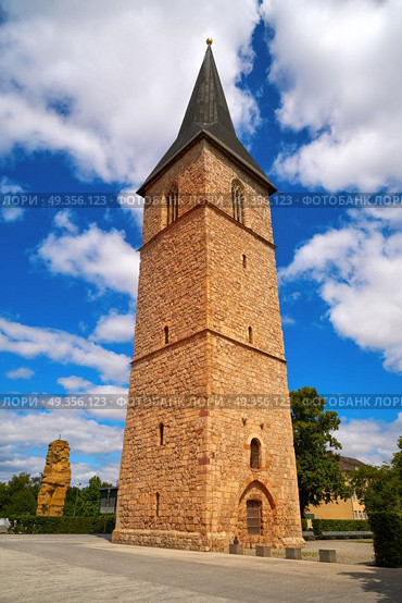 St Petri Kirche tower Nordhausen Harz Germany. St Petri Kirche church tower in Nordhausen at Harz Thuringia of Germany. Стоковое фото, агентство Ingram Publishing / Фотобанк Лори