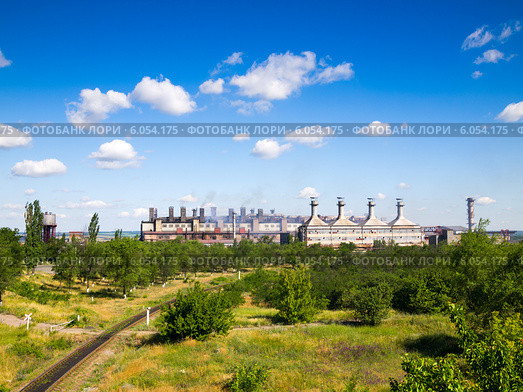 Стахановский ферросплавный завод (СФЗ). Украина, Луганская область, город Стаханов (2014 год). Стоковое фото, фотограф Алексей Голубенко / Фотобанк Лори