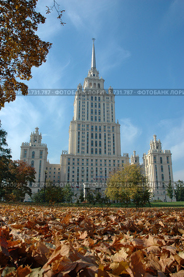 Сталинская высотка. Гостиница "Украина". Москва. Россия (2005 год). Редакционное фото, фотограф Юлий Шик / Фотобанк Лори