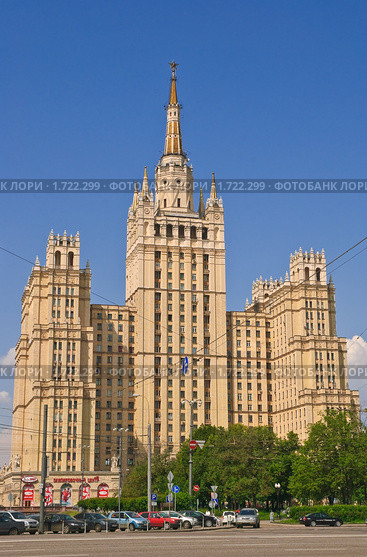 Сталинская высотка на Кудринской площади (2010 год). Редакционное фото, фотограф Алёшина Оксана / Фотобанк Лори