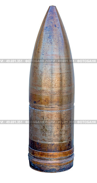 Старый артиллерийский снаряд времен Второй мировой войны на белом фоне. Old rusty artillery shell from World War II on a white background. Стоковое фото, фотограф Татьяна Д / Фотобанк Лори
