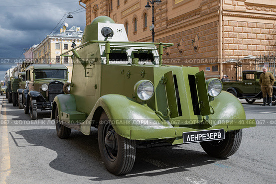Старый советский бронеавтомобиль БА-20 в конвой старой военной техники. Подготовка к военному параду в честь Дня Победы. Санкт-Петербург (2023 год). Редакционное фото, фотограф Виктор Карасев / Фотобанк Лори