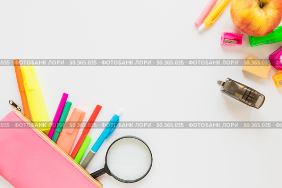 stationery apple laid corners. Стоковое фото, агентство Ingram Publishing / Фотобанк Лори