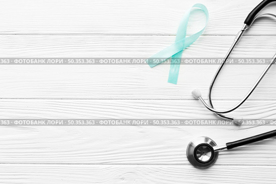 stethoscope light blue ribbon. Стоковое фото, агентство Ingram Publishing / Фотобанк Лори