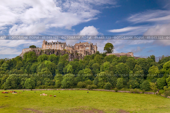 Stirling Castle, located in Stirling, is one of the largest and most important castles in Scotland, UK. Stirling Castle, is one of the largest and most important castles in Scotland, UK. Стоковое фото, агентство Ingram Publishing / Фотобанк Лори