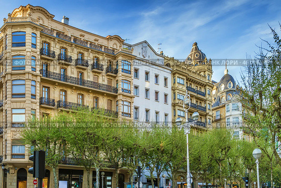 Street in San Sebastian, Spain (2018 год). Стоковое фото, фотограф Boris Breytman / Фотобанк Лори